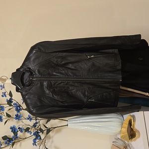 NWT black 100% genuine leather jacket, 90s vintage inspired